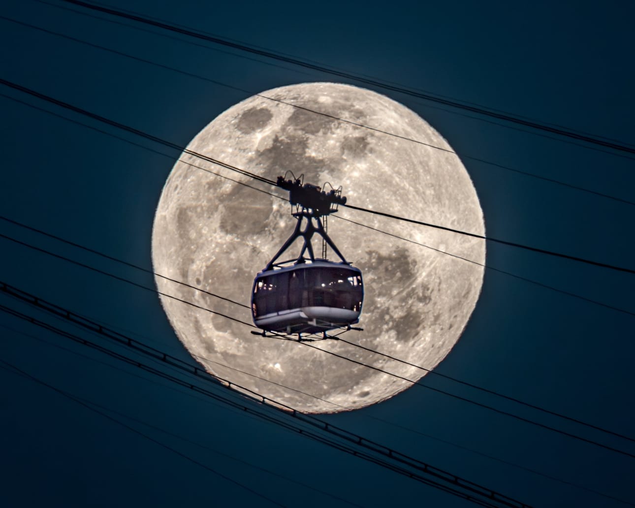 Lua e Bondinho do Pão de Açúcar, fotografia fine art de Bruno Boni.